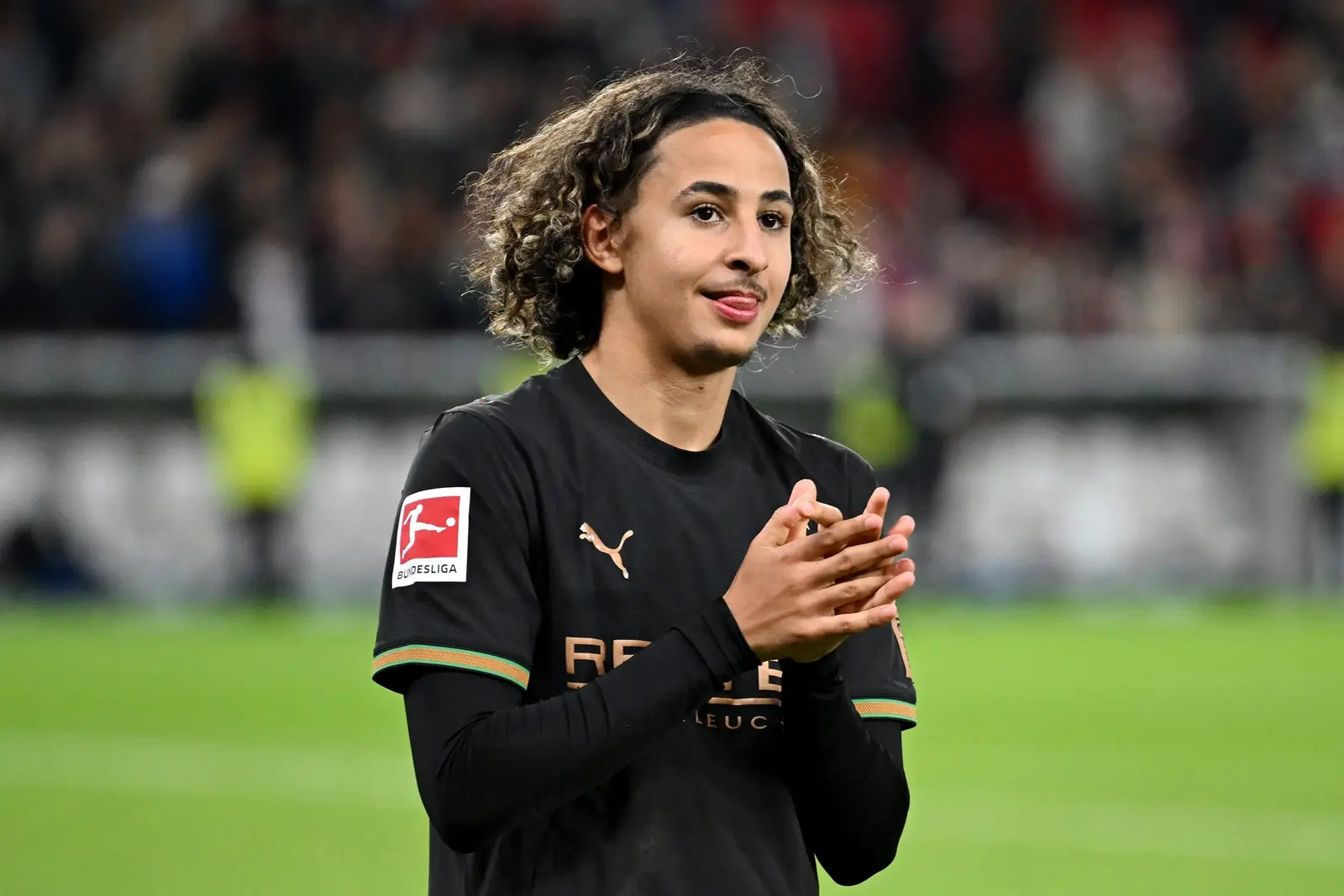 Gest nesăbuit în Bundesliga: Puștiul-minune al lui Gladbach și-a cerut scuze după un conflict cu fanii